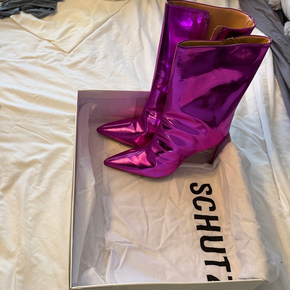 SCHUTZ Shiny Metallic Pink Boots Mary Fuscia